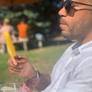 Meet your Posher, Eliu